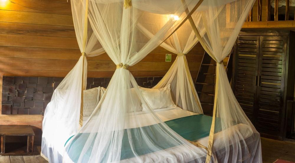 On Vacation Amazon 4*